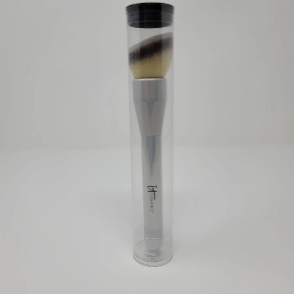 IT Cosmetics CC+ Angled Buffing Foundation Makeup Brush Silver Handle New Sealed